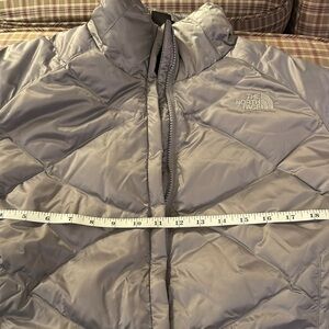 North Face Silver Puffer 550